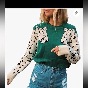 Angashion Green Leopard Printed Sleeve Sweater